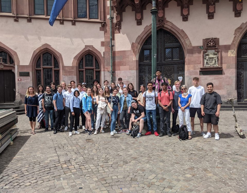 Gruppenfoto mehrerer Schüler