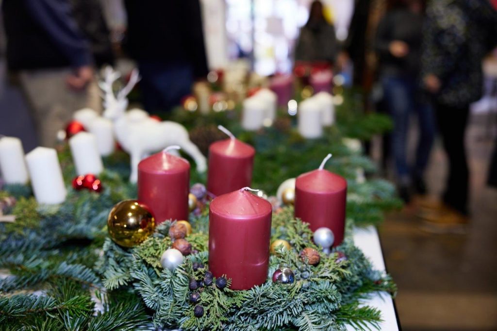 Professionelles Foto eines Adventskranzes