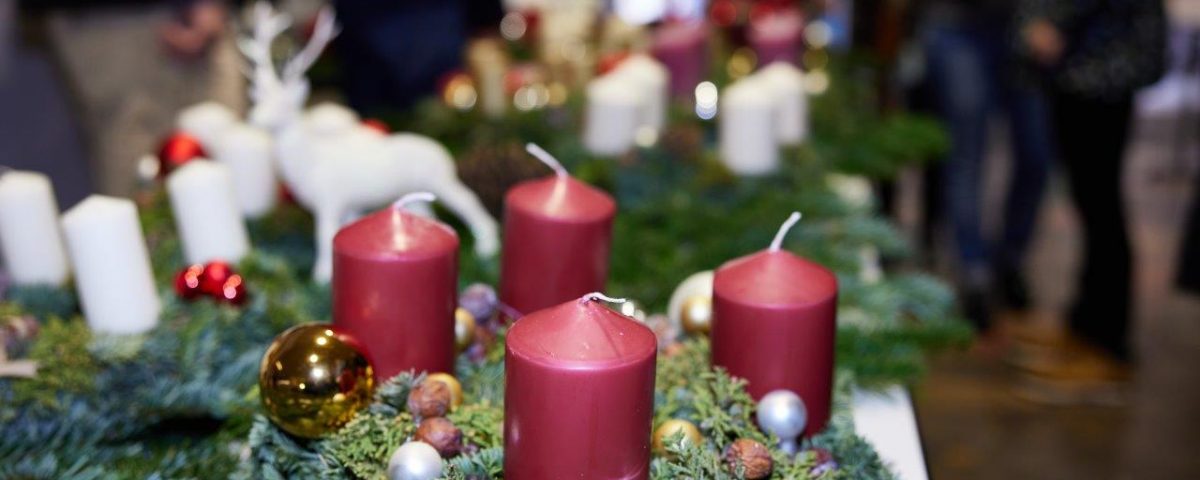 Professionelles Foto eines Adventskranzes
