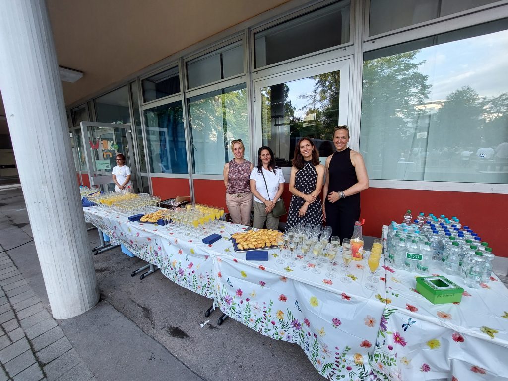 Abi 24 10 Essens- und Getränkebuffet bei der Abiverleihung