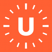 Ein weißes U auf orangenem Hintergrund